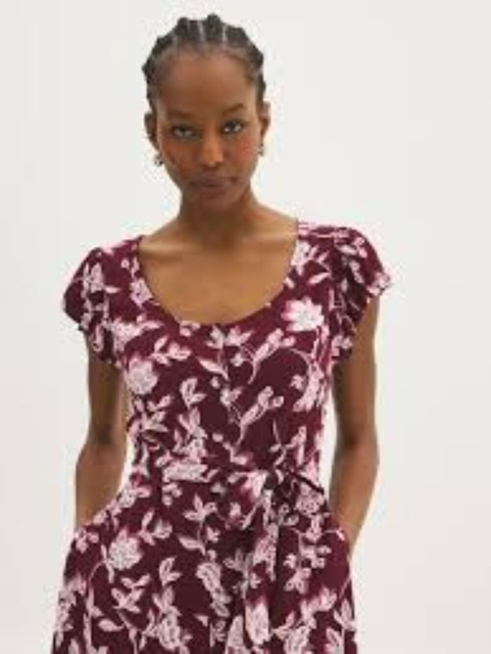 Deep red/wine coloured dress, perfect for fall, has pockets!
